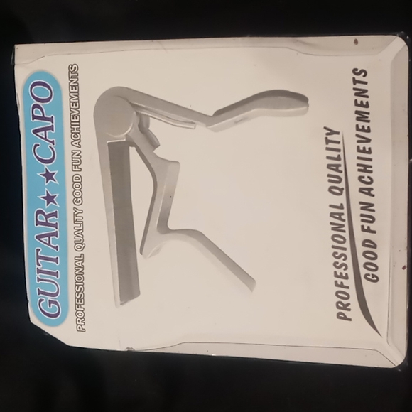 Guitar capo - Picture 2 of 2